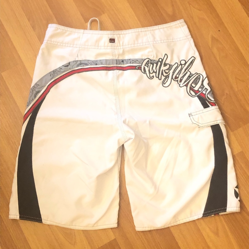 SOLD Men’s Quiksilver Swim Shorts - Picture 3 of 8